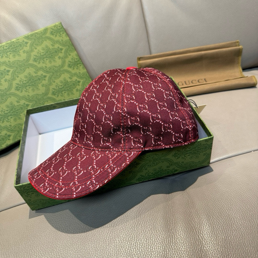 
配盒子布袋，Gucci(古奇)新款原单棒球帽， 丝印logo，专柜11开模订制，原版帆布料+头层牛皮，