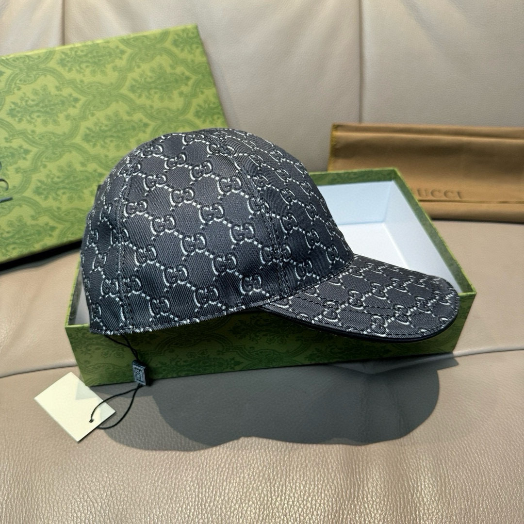 
配盒子布袋，Gucci(古奇)新款原单棒球帽， 丝印logo，专柜11开模订制，原版帆布料+头层牛皮，