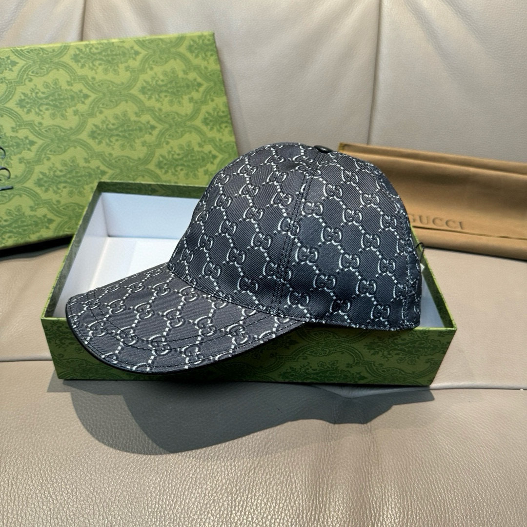 
配盒子布袋，Gucci(古奇)新款原单棒球帽， 丝印logo，专柜11开模订制，原版帆布料+头层牛皮，