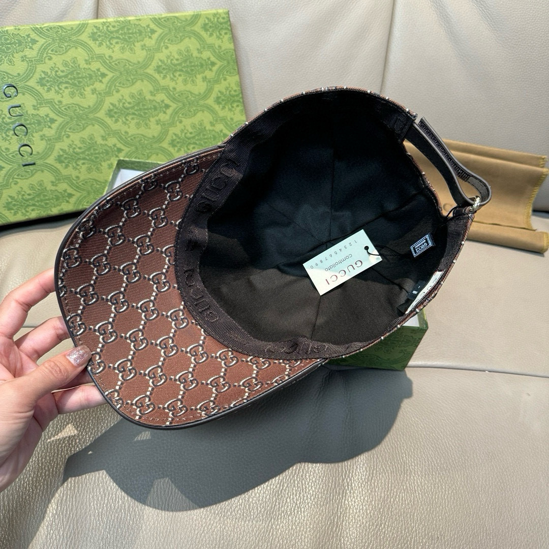 
配盒子布袋，Gucci(古奇)新款原单棒球帽， 丝印logo，专柜11开模订制，原版帆布料+头层牛皮，