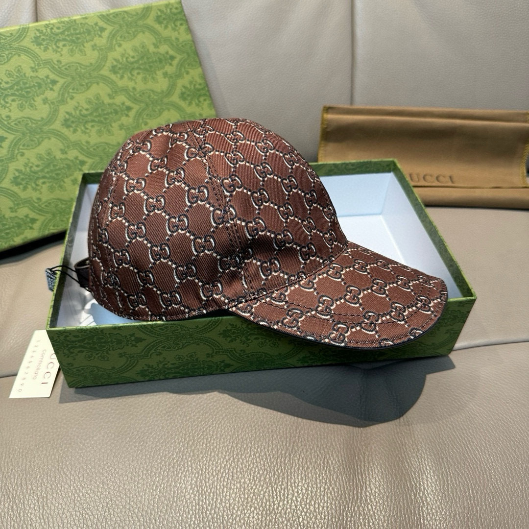
配盒子布袋，Gucci(古奇)新款原单棒球帽， 丝印logo，专柜11开模订制，原版帆布料+头层牛皮，