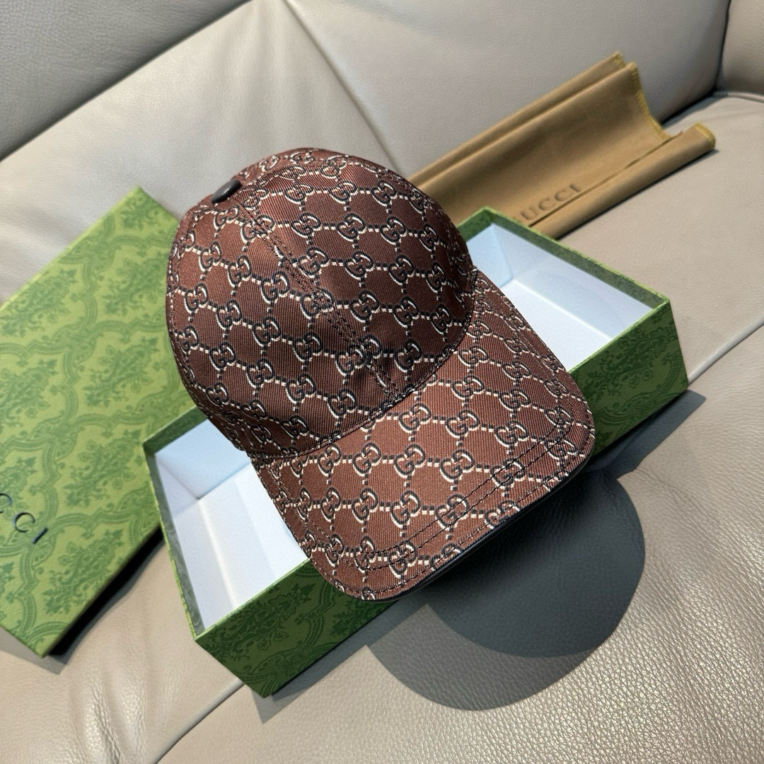 
配盒子布袋，Gucci(古奇)新款原单棒球帽， 丝印logo，专柜11开模订制，原版帆布料+头层牛皮，