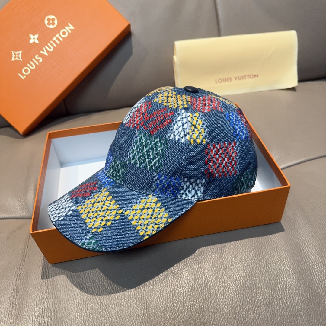 
配盒子布袋，LV(路易威登)新款原单棒球帽，大棋盘格丝印，专柜11开模订制，原厂订制面料+头层牛皮，纯