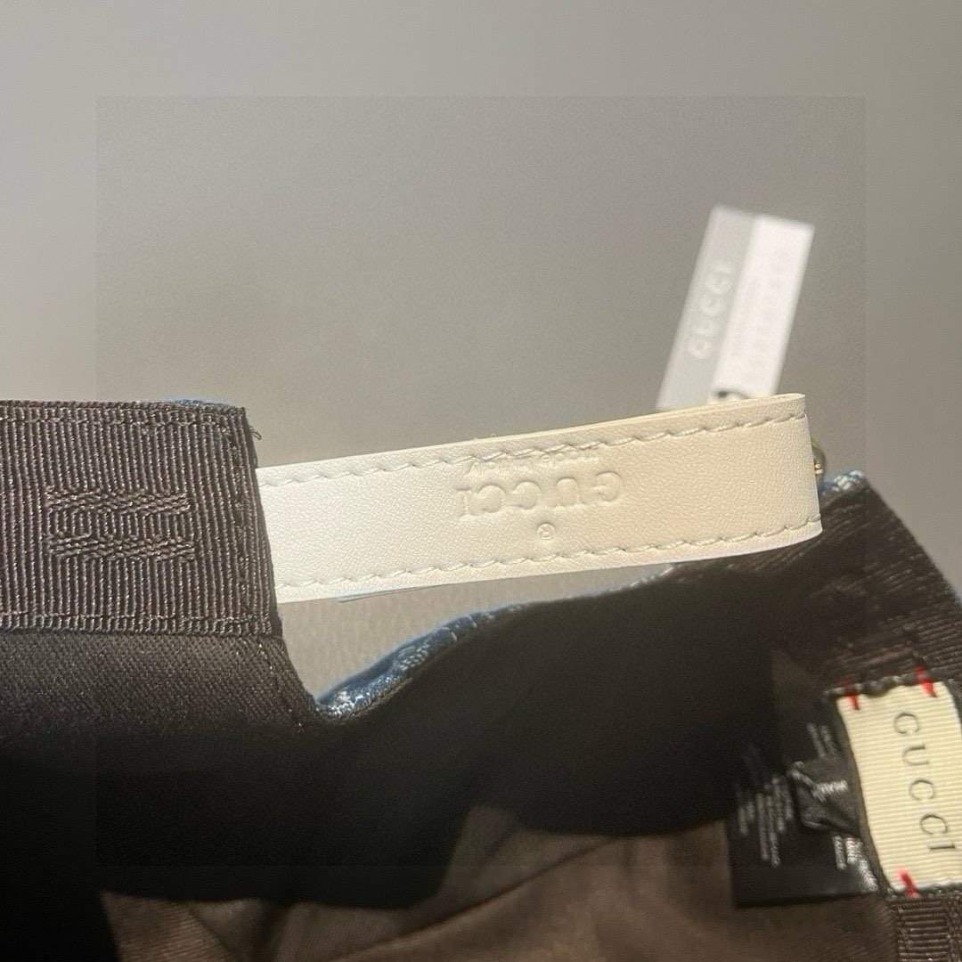
配盒子布袋，Gucci(古奇)经典原单棒球帽，双G牛仔提花，复古设计，专柜11开模订制！原版牛仔布料+