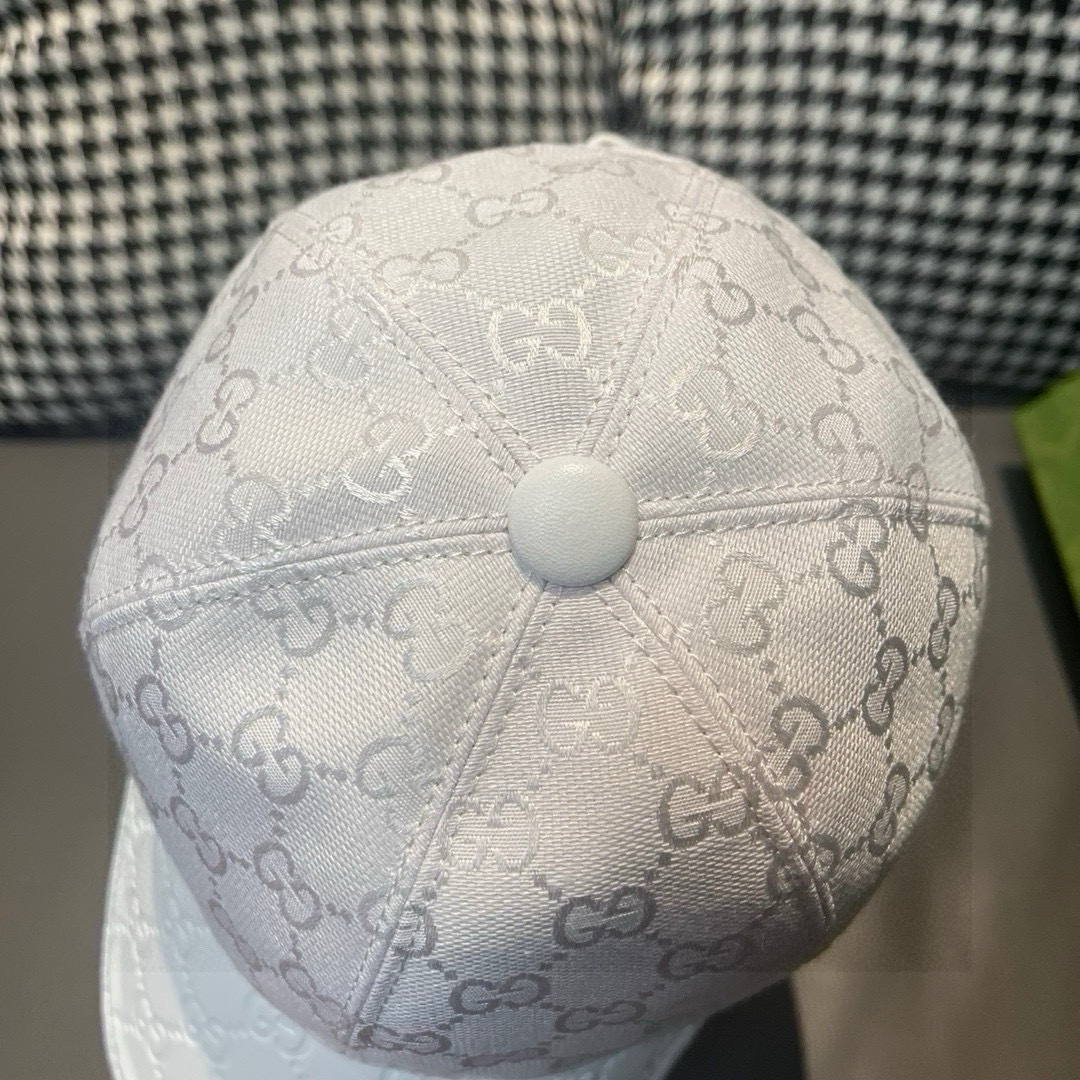 
配盒子布袋，Gucci(古奇)经典原单棒球帽，小双G牛皮拼接，11开模订制，质量超赞！帽檐头层牛皮压花