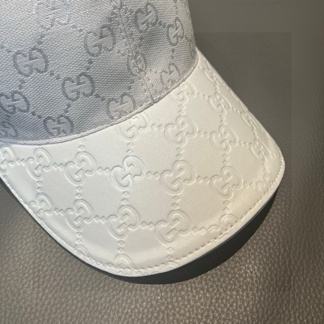 
配盒子布袋，Gucci(古奇)经典原单棒球帽，小双G牛皮拼接，11开模订制，质量超赞！帽檐头层牛皮压花