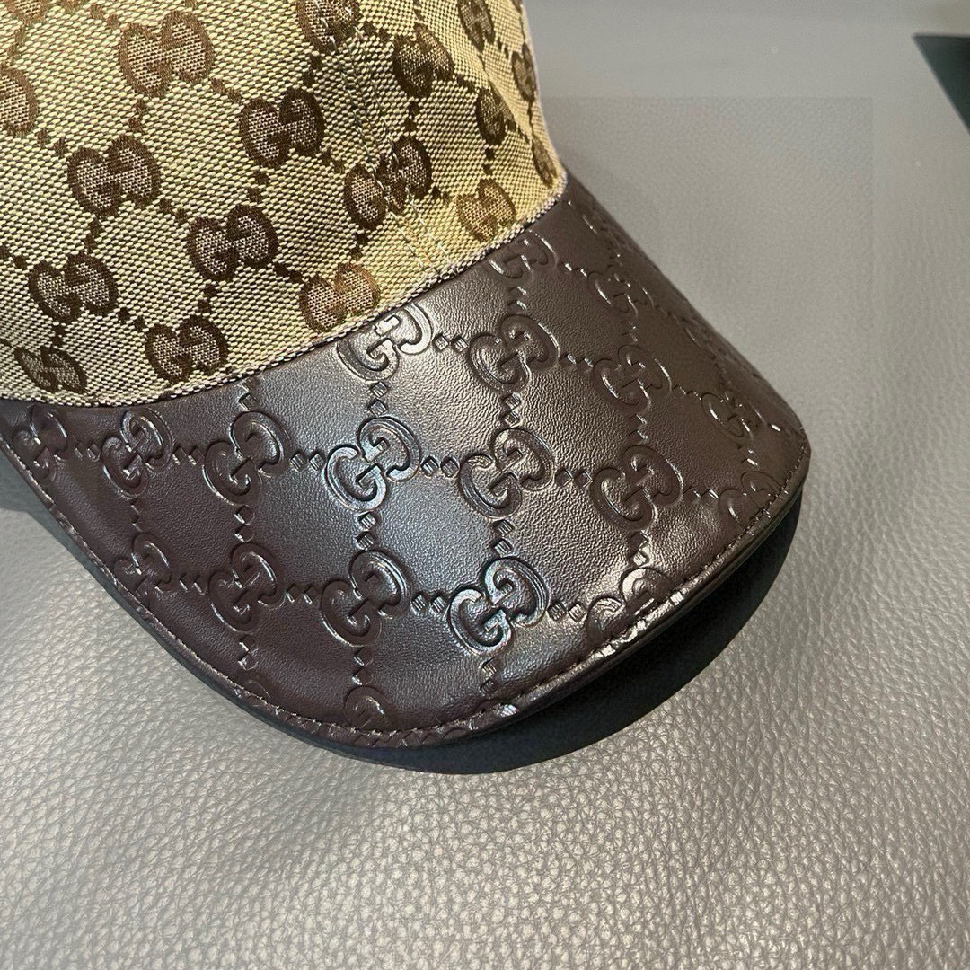 
配盒子布袋，Gucci(古奇)经典原单棒球帽，小双G牛皮拼接，11开模订制，质量超赞！帽檐头层牛皮压花