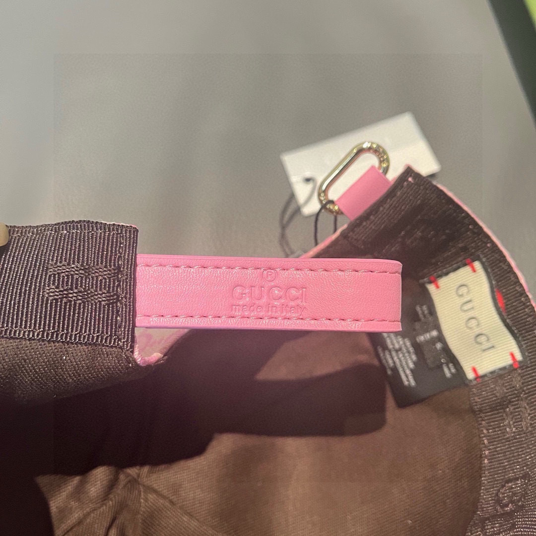 
配盒子布袋，Gucci(古奇)经典原单棒球帽，小双G牛皮拼接，11开模订制，质量超赞！帽檐头层牛皮压花