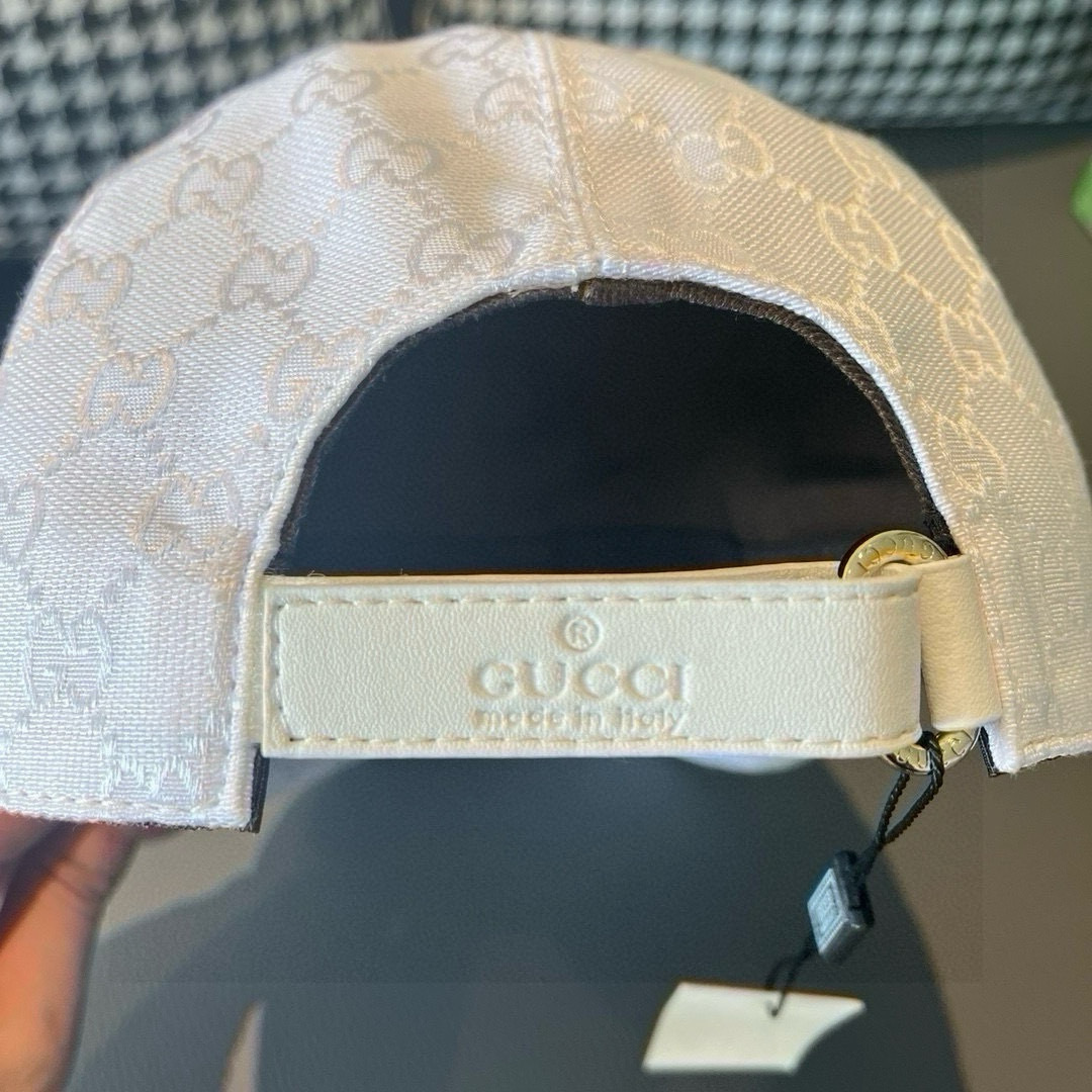 
配盒子布袋，Gucci(古奇)新款原单棒球帽， 北面刺绣！专柜11，进口帆布+头层牛皮，代购热门，男女