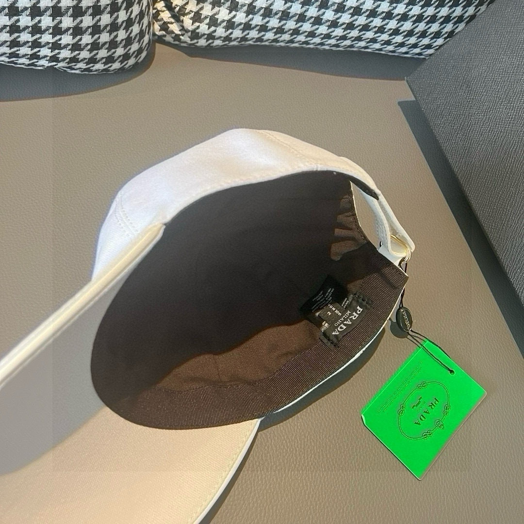 
配盒子布袋，Prada(普拉达)新款原单棒球帽， 印字logo，专柜11开模订制，原版帆布布料+头层牛