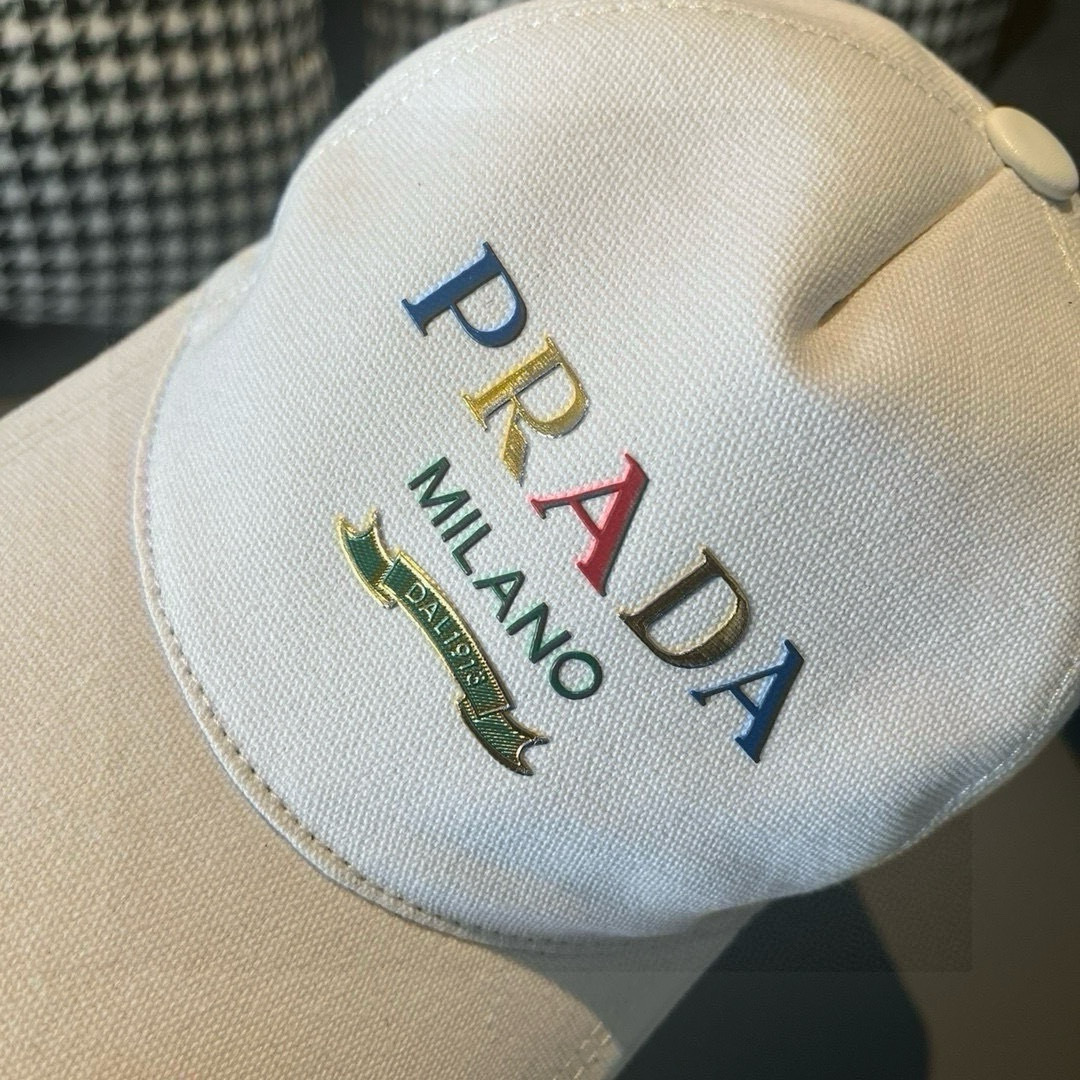 
配盒子布袋，Prada(普拉达)新款原单棒球帽， 印字logo，专柜11开模订制，原版帆布布料+头层牛