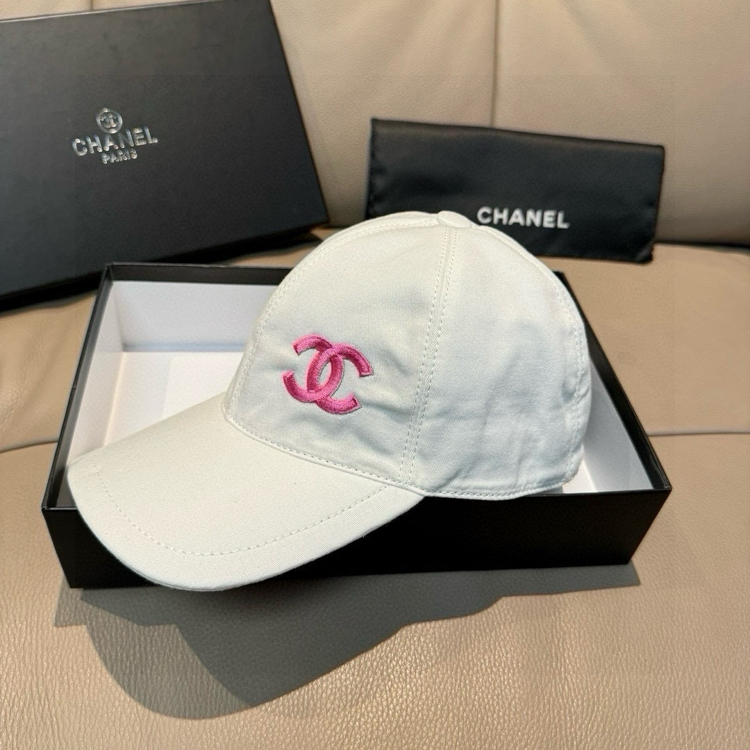 
配盒子布袋，Chanel（香奈儿）专柜新款原单棒球帽，11开模订制，立体刺绣，精致无暇！100%纯棉面
