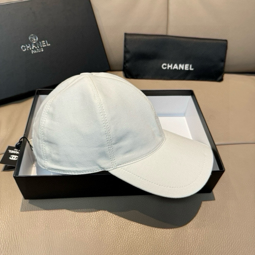 
配盒子布袋，Chanel（香奈儿）专柜新款原单棒球帽，11开模订制，立体刺绣，精致无暇！100%纯棉面