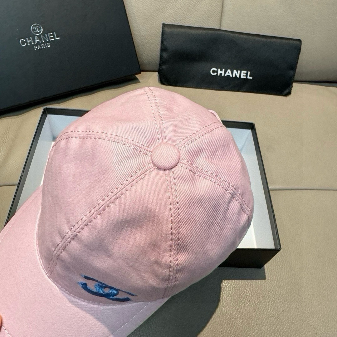 
配盒子布袋，Chanel（香奈儿）专柜新款原单棒球帽，11开模订制，立体刺绣，精致无暇！100%纯棉面