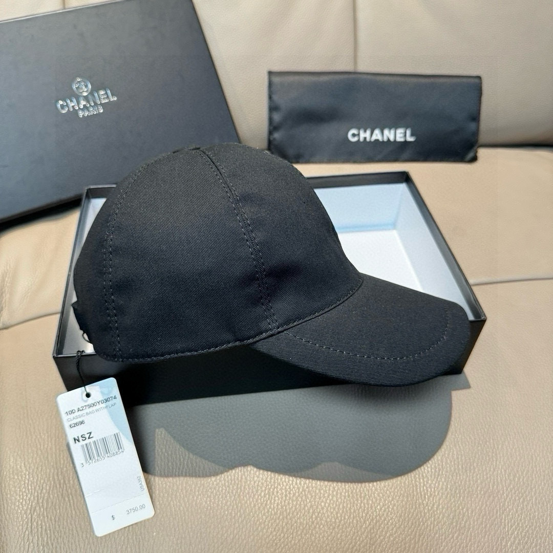 
配盒子布袋，Chanel（香奈儿）专柜新款原单棒球帽，11开模订制，立体刺绣，精致无暇！100%纯棉面