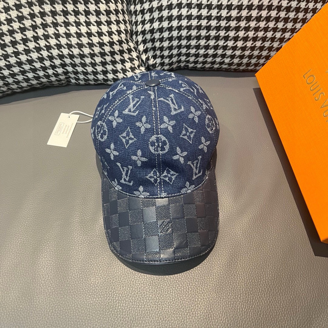 
配盒子布袋，LV(路易威登)新款原单棒球帽，牛皮压花，11开模订制，原版牛仔布料，做工细致完美，质量超