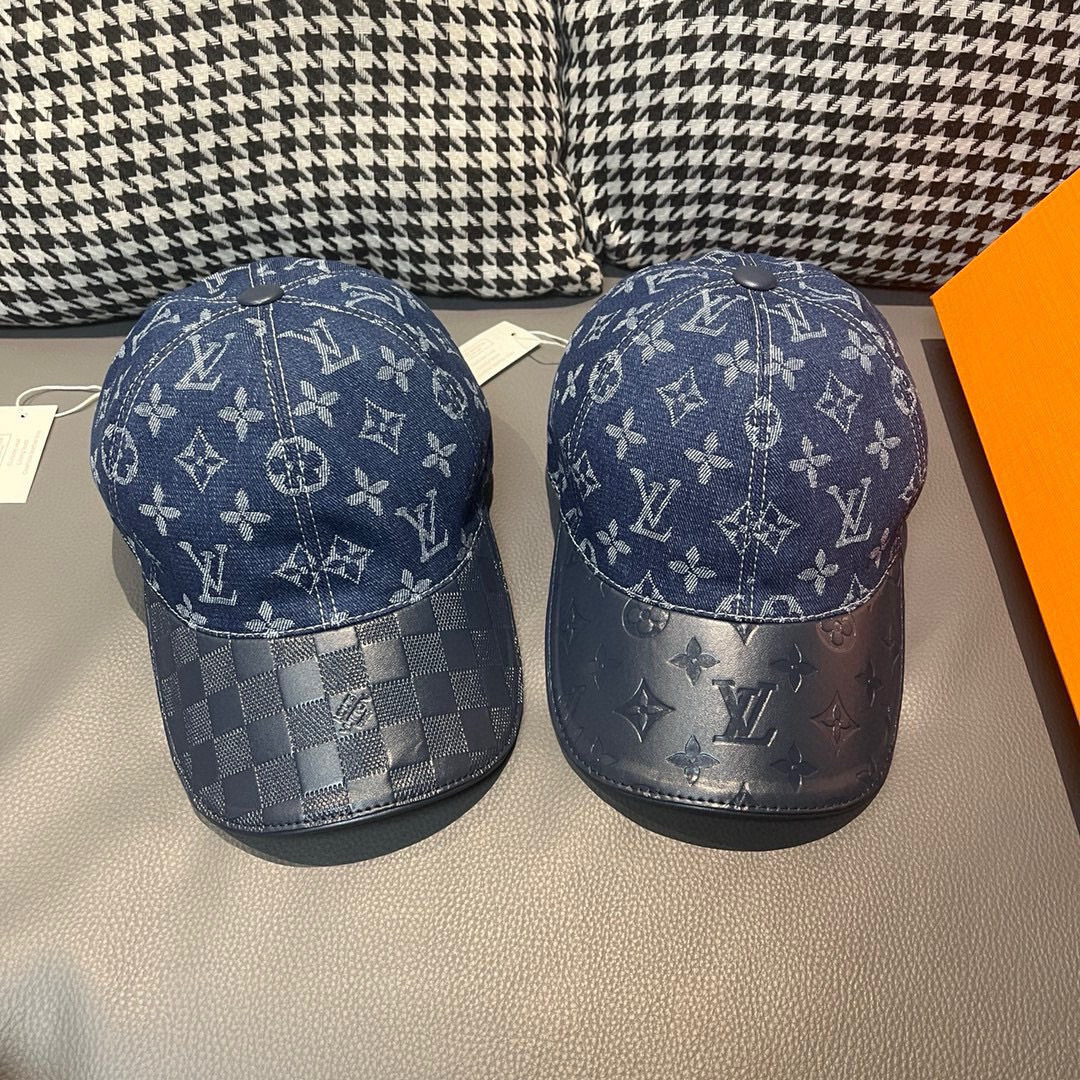 
配盒子布袋，LV(路易威登)新款原单棒球帽，牛皮压花，11开模订制，原版牛仔布料，做工细致完美，质量超