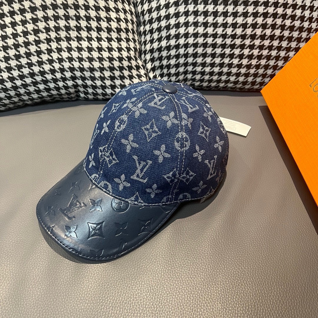 
配盒子布袋，LV(路易威登)新款原单棒球帽，牛皮压花，11开模订制，原版牛仔布料，做工细致完美，质量超