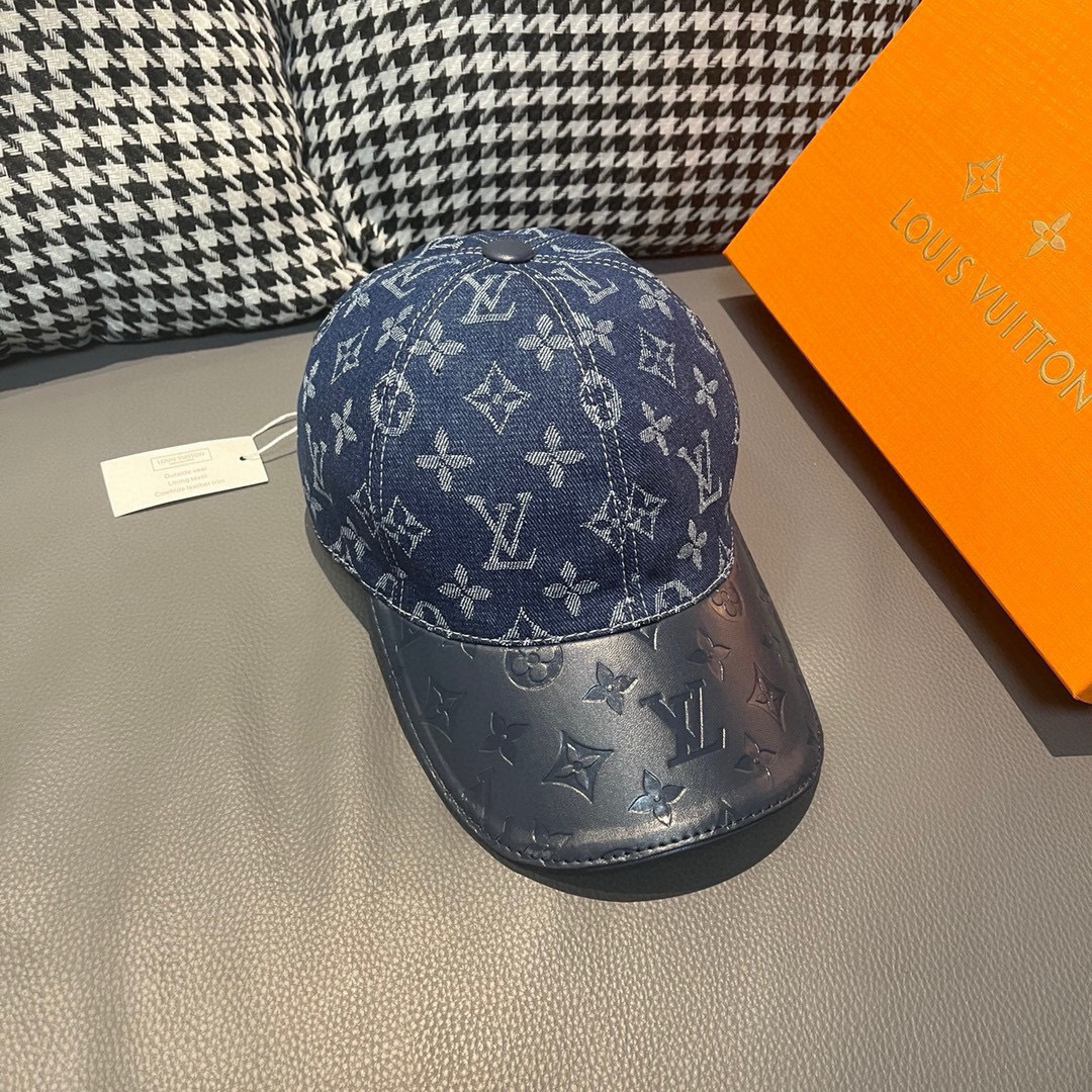 
配盒子布袋，LV(路易威登)新款原单棒球帽，牛皮压花，11开模订制，原版牛仔布料，做工细致完美，质量超