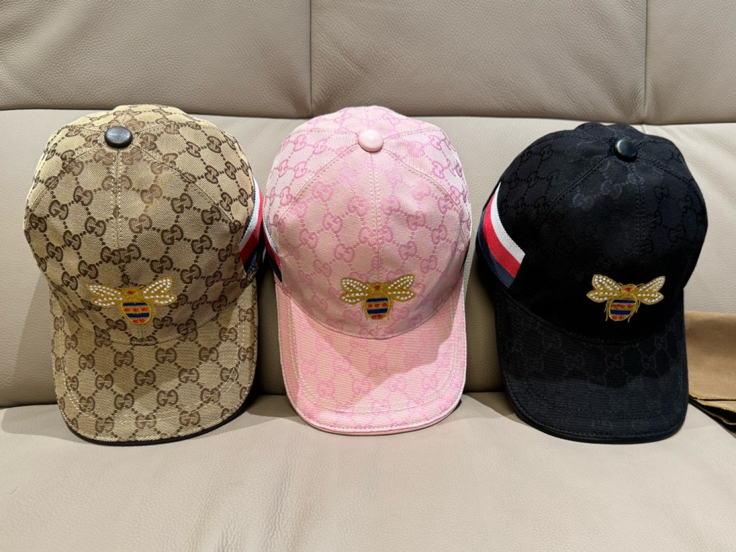 
配盒子布袋，Gucci(古奇)原单棒球帽， 小蜜蜂刺绣，11开模订制，重工刺绣，细节可媲美专柜，原版帆