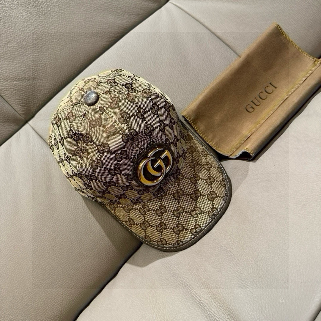 
配包装布袋，Gucci(古奇)新款原单棒球帽， 金属双G，专柜最新款，11开模订制，正版开模五金，原版