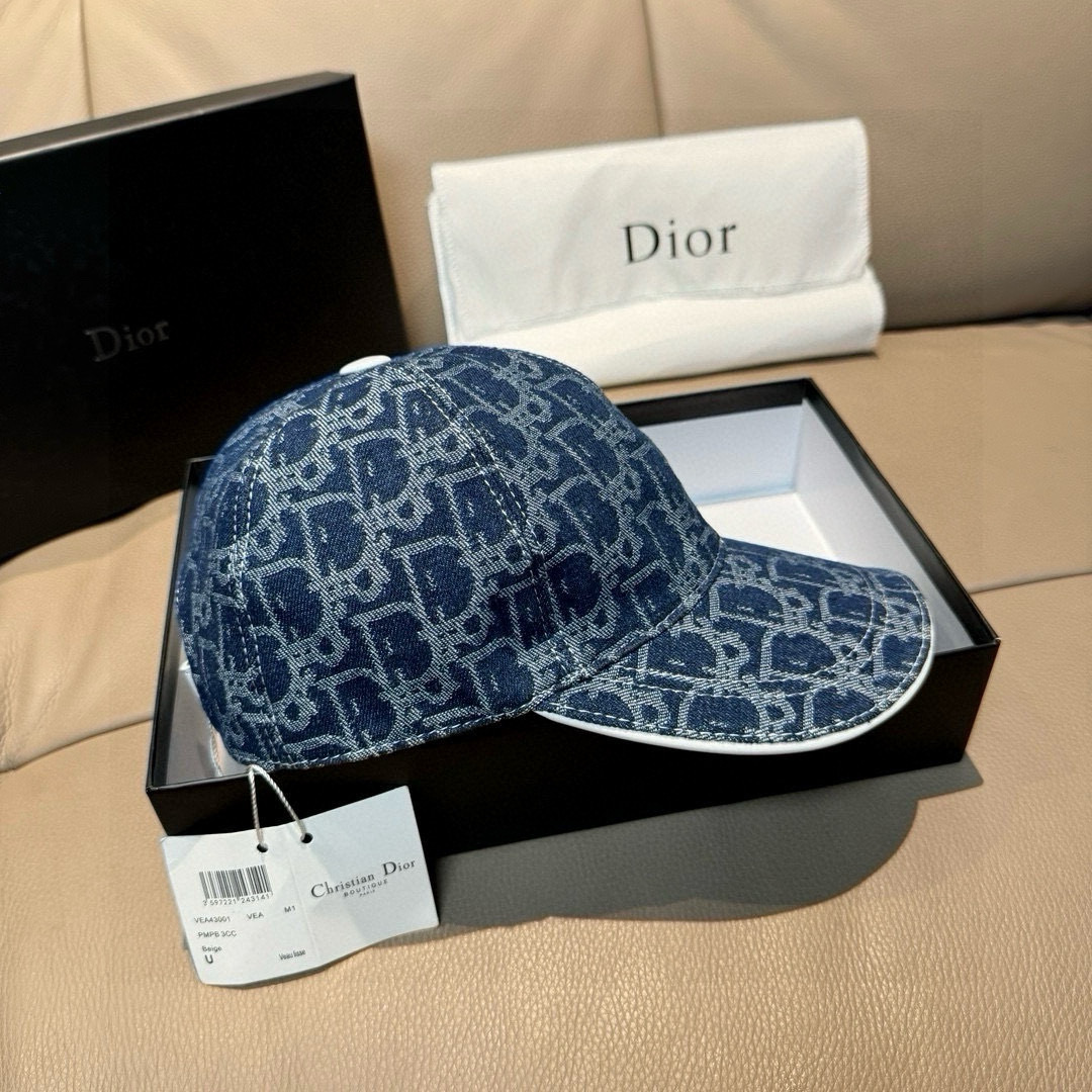 
配盒子布袋，Dior(迪奥)新款原单棒球帽， Dior老花，复古韵味十足，专柜断货热门，11开模订制，