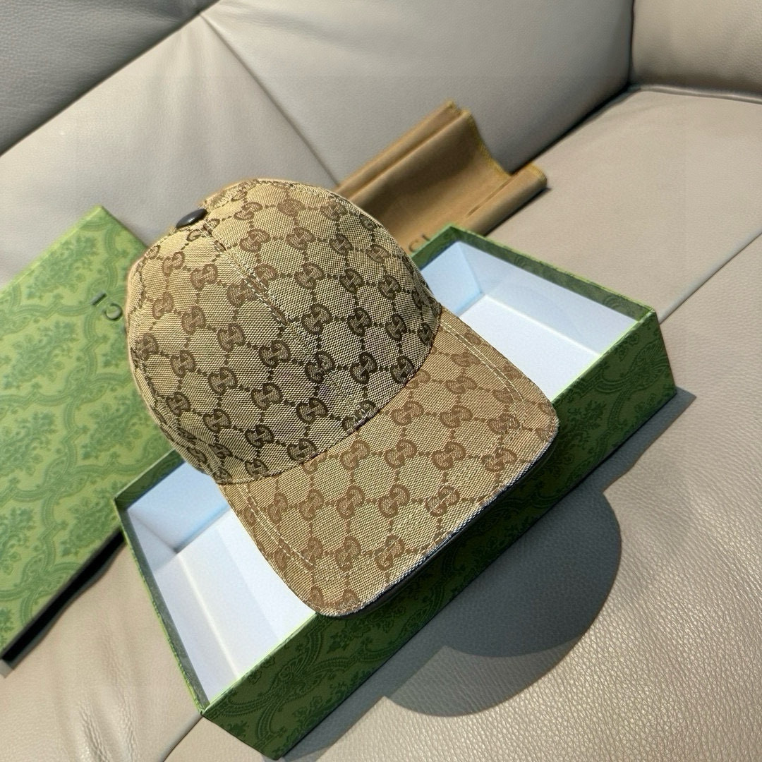 
万年经典款出货！
配盒子布袋，Gucci(古奇)经典原单棒球帽😍😍专柜11开模订制，最高版本，原版帆布