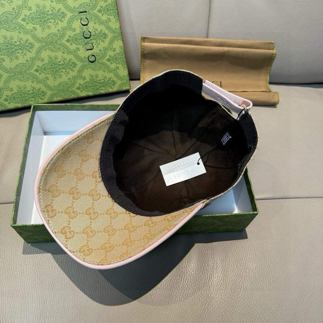 
万年经典款出货！
配盒子布袋，Gucci(古奇)经典原单棒球帽😍😍专柜11开模订制，最高版本，原版帆布