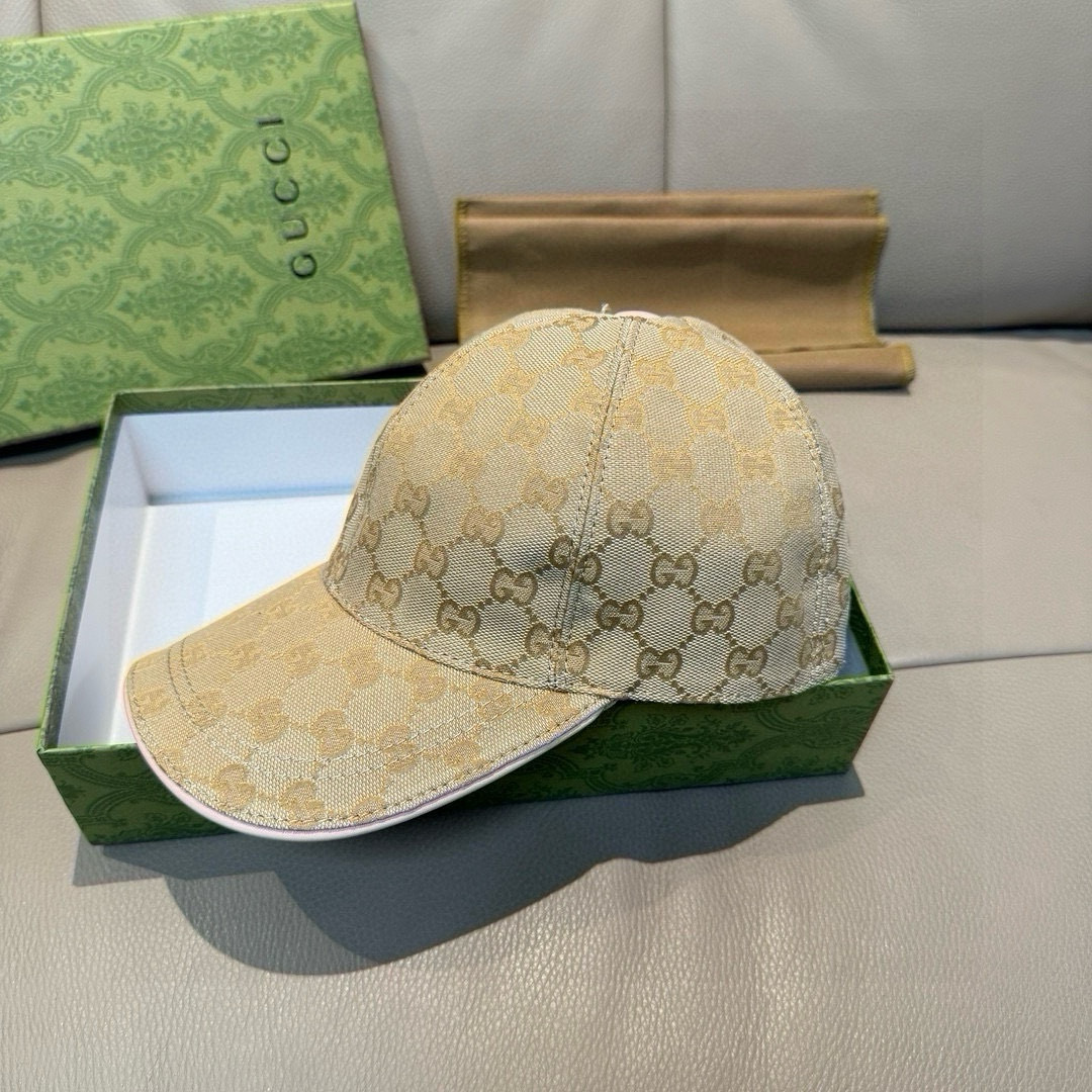
万年经典款出货！
配盒子布袋，Gucci(古奇)经典原单棒球帽😍😍专柜11开模订制，最高版本，原版帆布