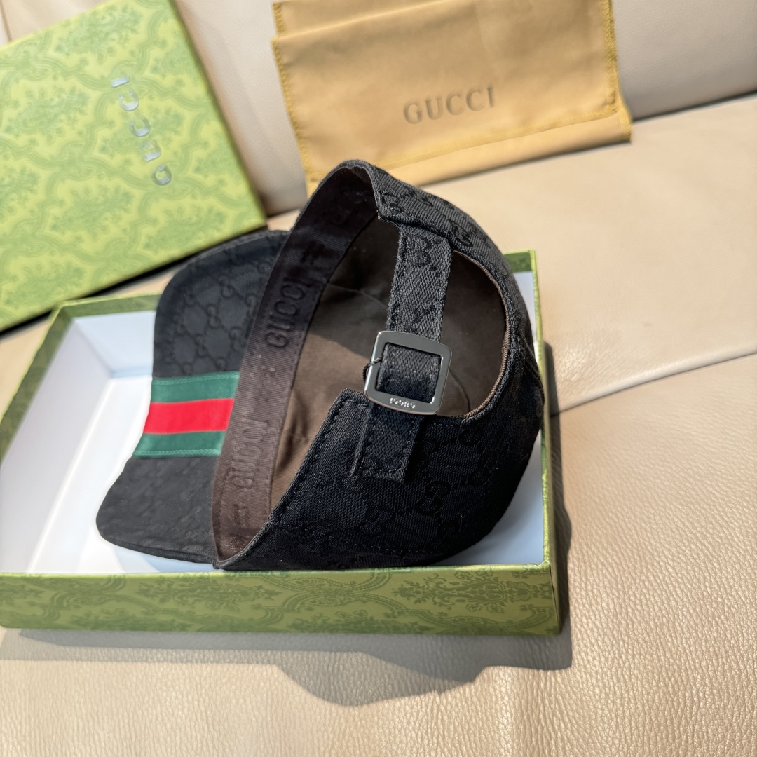 
原单版本出货！
配盒子布袋，Gucci(古奇)最新原单棒球帽，宽版织带。专柜11开模订制，最高版本，原
