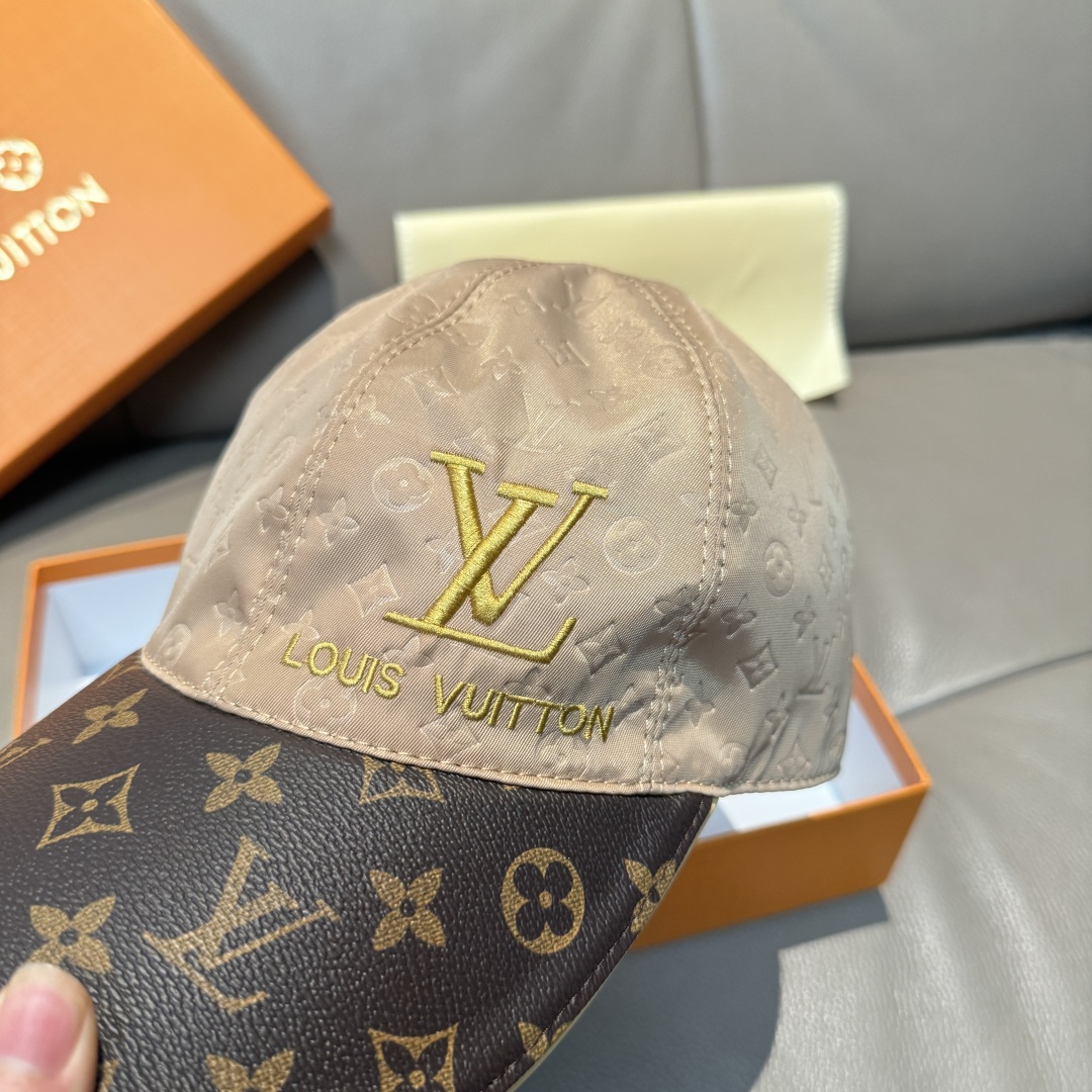 
配盒子布袋，LV(路易威登)新款原单棒球帽，老花拼接，11开模订制，原版印花绸缎面料+专柜老花皮，做工