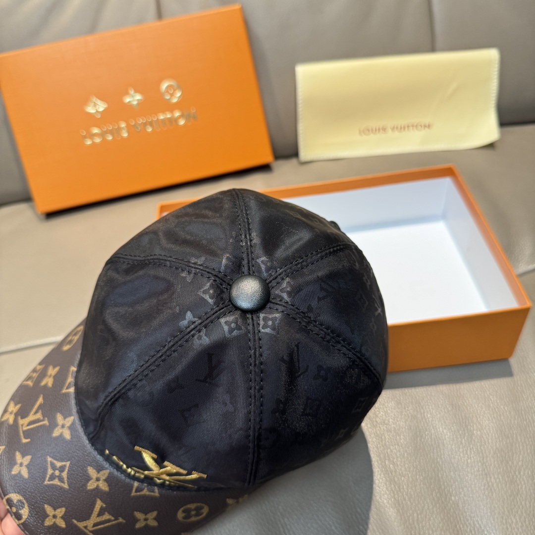 
配盒子布袋，LV(路易威登)新款原单棒球帽，老花拼接，11开模订制，原版印花绸缎面料+专柜老花皮，做工