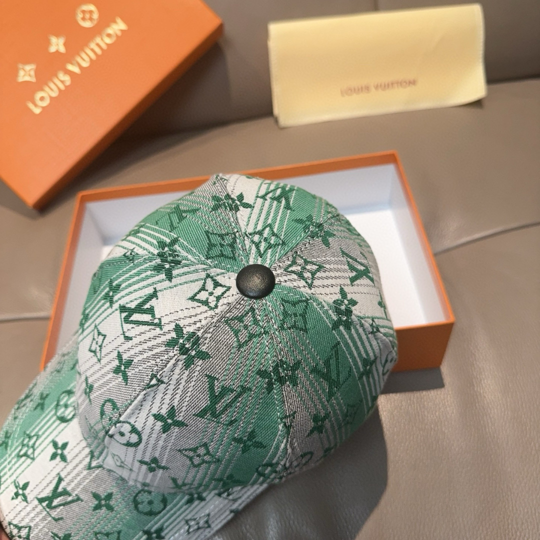 
配盒子布袋，LV路易威登新款原单棒球帽，LV渐变提花，专柜11开模订制，原版帆布面料+头层牛皮，轻盈透
