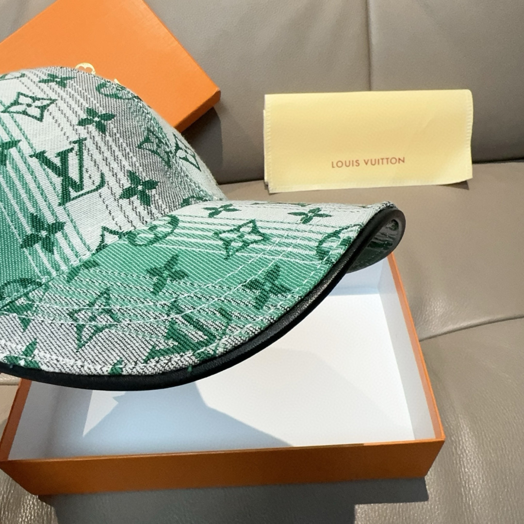 
配盒子布袋，LV路易威登新款原单棒球帽，LV渐变提花，专柜11开模订制，原版帆布面料+头层牛皮，轻盈透