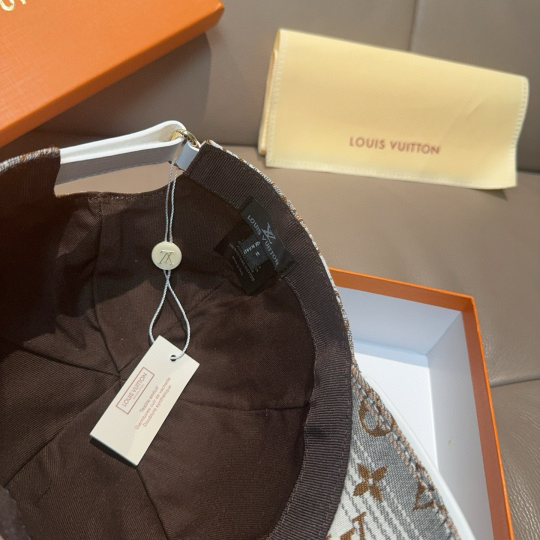 
配盒子布袋，LV路易威登新款原单棒球帽，LV渐变提花，专柜11开模订制，原版帆布面料+头层牛皮，轻盈透