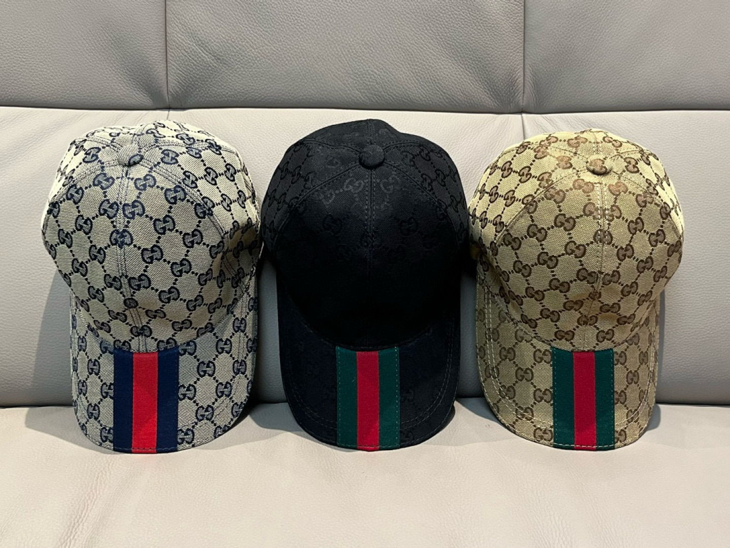 
新款出货！
配盒子布袋，Gucci(古奇)最新原单棒球帽，宽版织带。专柜11开模订制，最高版本，原版帆