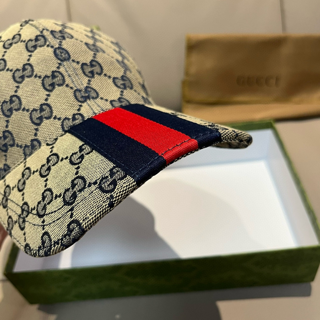 
新款出货！
配盒子布袋，Gucci(古奇)最新原单棒球帽，宽版织带。专柜11开模订制，最高版本，原版帆