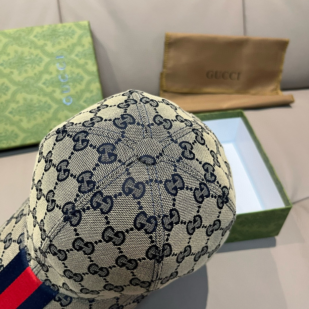 
新款出货！
配盒子布袋，Gucci(古奇)最新原单棒球帽，宽版织带。专柜11开模订制，最高版本，原版帆