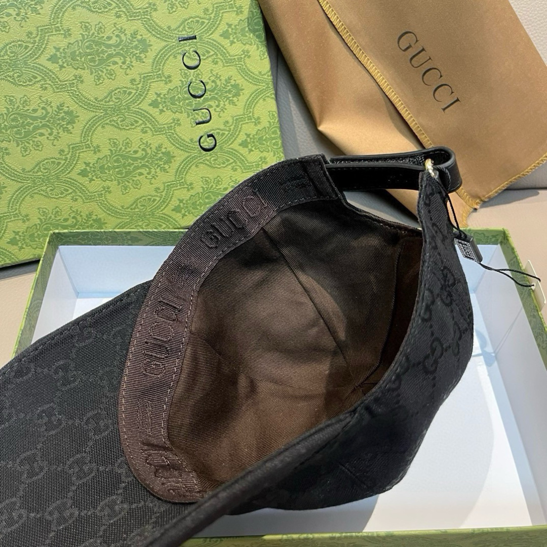 
新款出货！
配盒子布袋，Gucci(古奇)最新原单棒球帽，宽版织带。专柜11开模订制，最高版本，原版帆