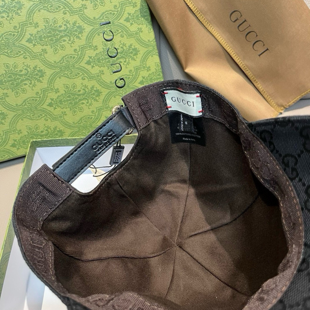 
新款出货！
配盒子布袋，Gucci(古奇)最新原单棒球帽，宽版织带。专柜11开模订制，最高版本，原版帆