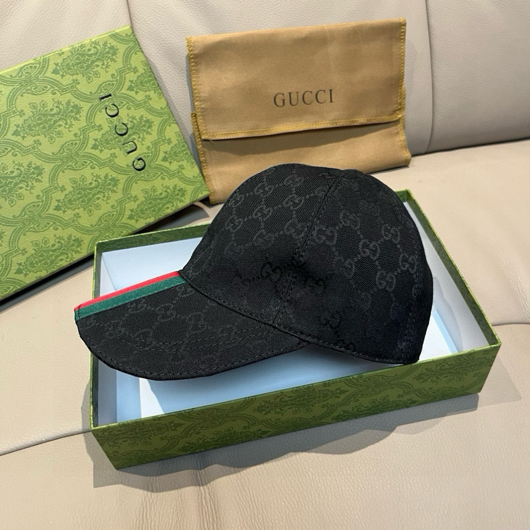 
新款出货！
配盒子布袋，Gucci(古奇)最新原单棒球帽，宽版织带。专柜11开模订制，最高版本，原版帆