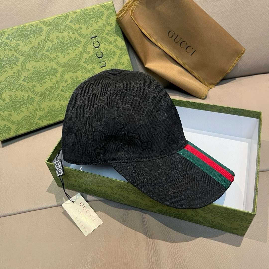 
新款出货！
配盒子布袋，Gucci(古奇)最新原单棒球帽，宽版织带。专柜11开模订制，最高版本，原版帆