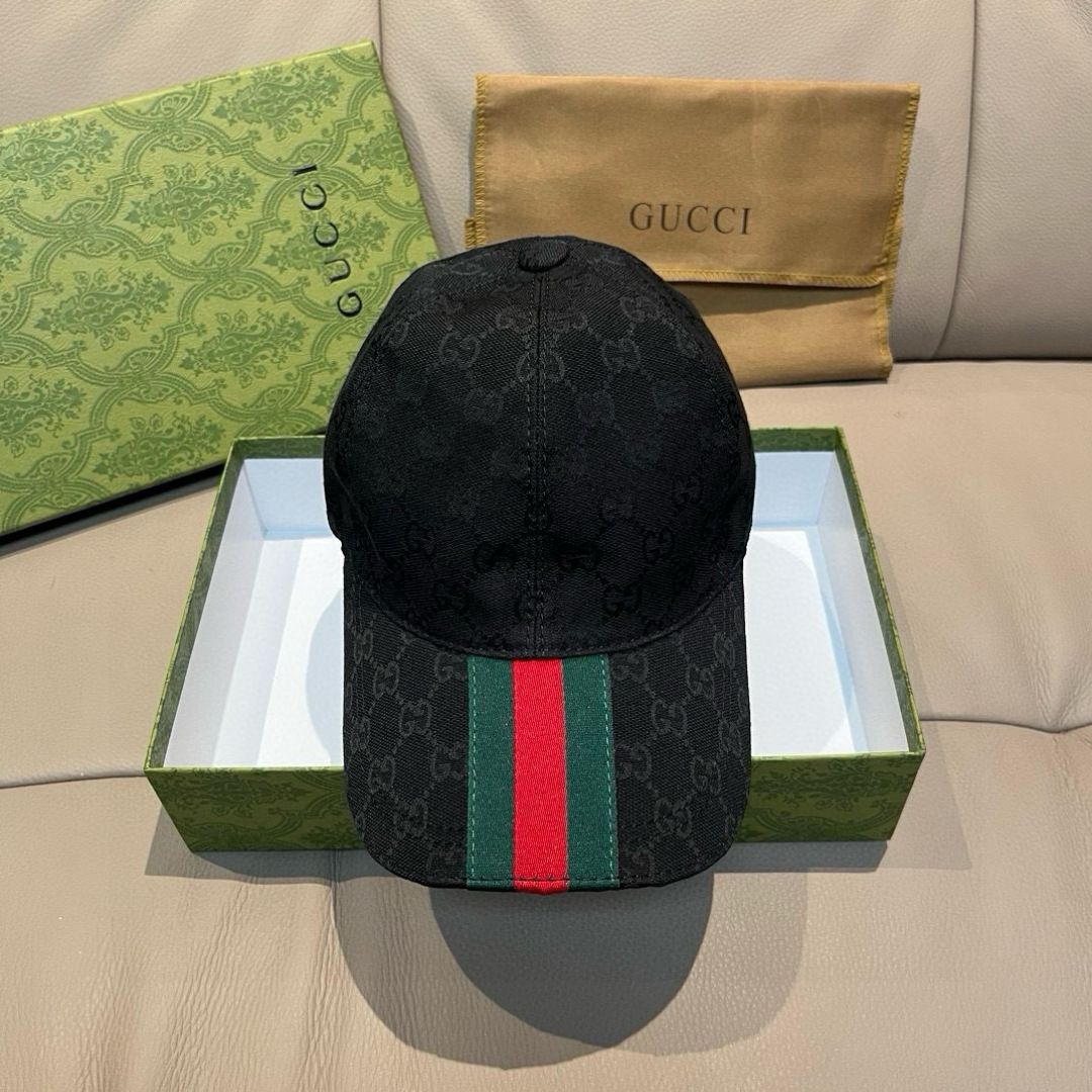 
新款出货！
配盒子布袋，Gucci(古奇)最新原单棒球帽，宽版织带。专柜11开模订制，最高版本，原版帆