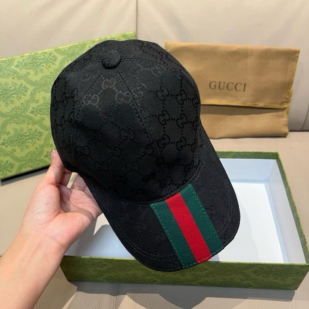 
新款出货！
配盒子布袋，Gucci(古奇)最新原单棒球帽，宽版织带。专柜11开模订制，最高版本，原版帆