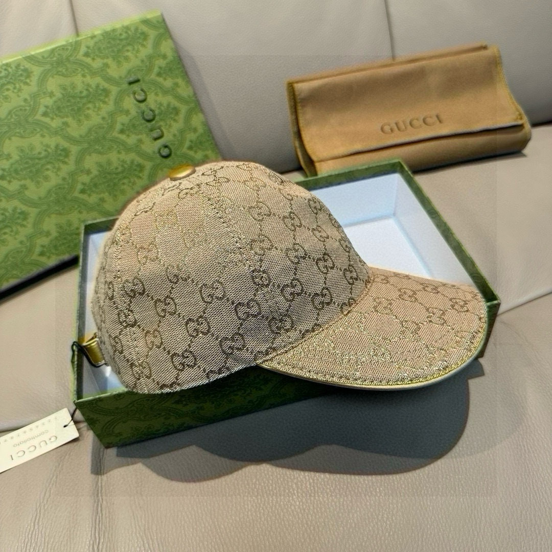 
配盒子布袋，Gucci(古奇)经典原单棒球帽😍😍金丝logo。专柜11开模订制，最高版本，原版帆布料+