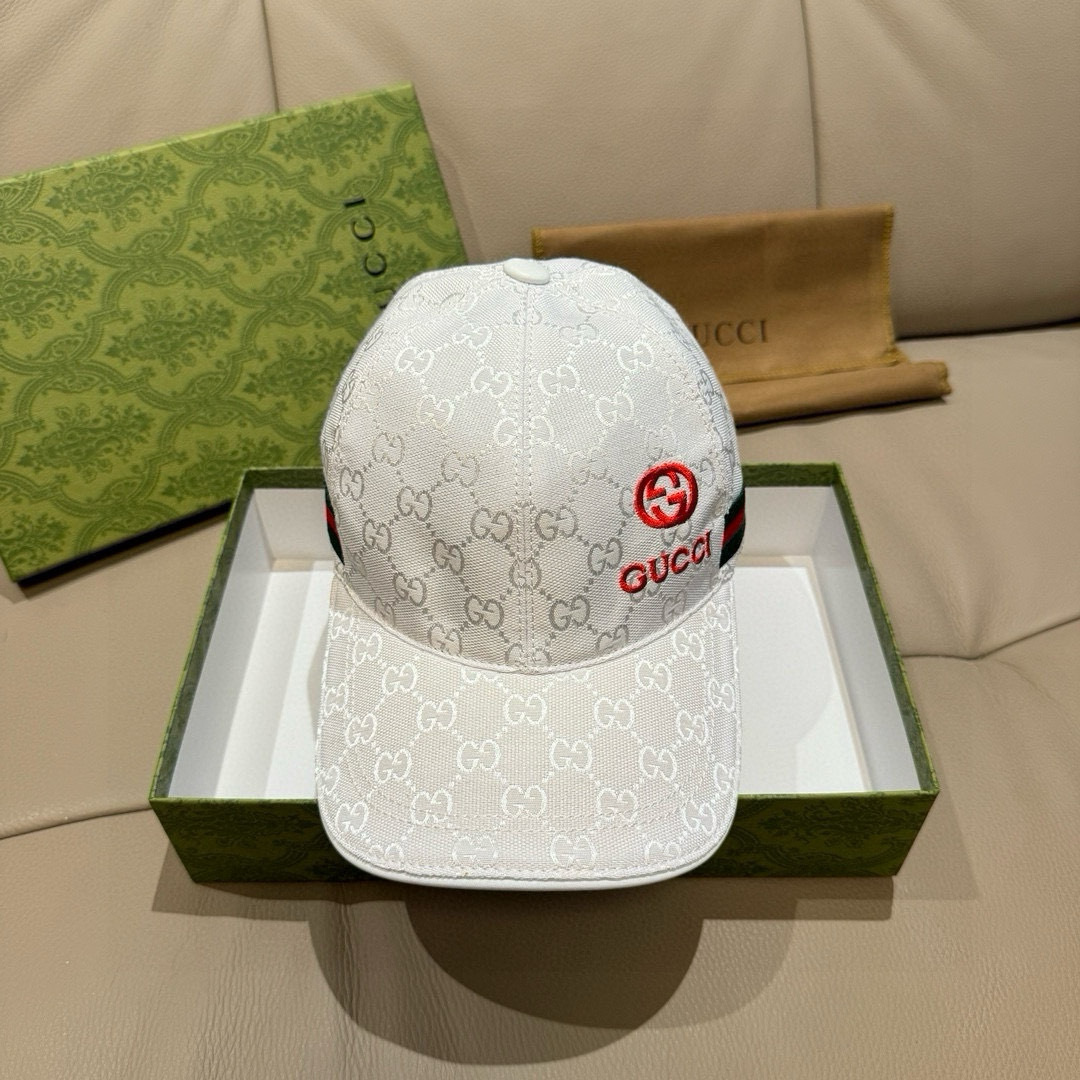 
万年经典款出货！
配盒子布袋，Gucci(古奇)经典原单棒球帽😍😍gucci小刺绣，专柜11开模订制，