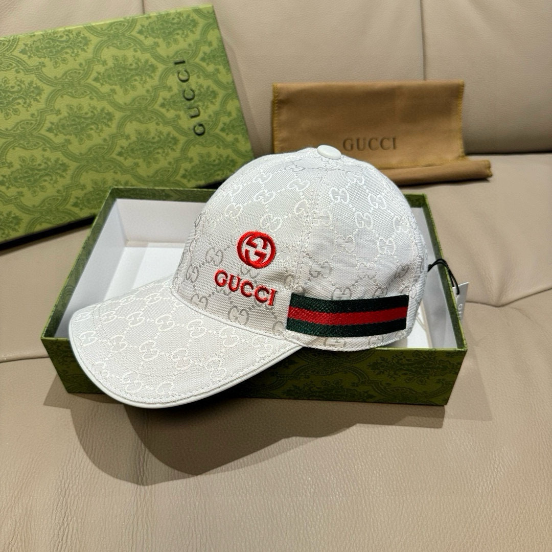 
万年经典款出货！
配盒子布袋，Gucci(古奇)经典原单棒球帽😍😍gucci小刺绣，专柜11开模订制，
