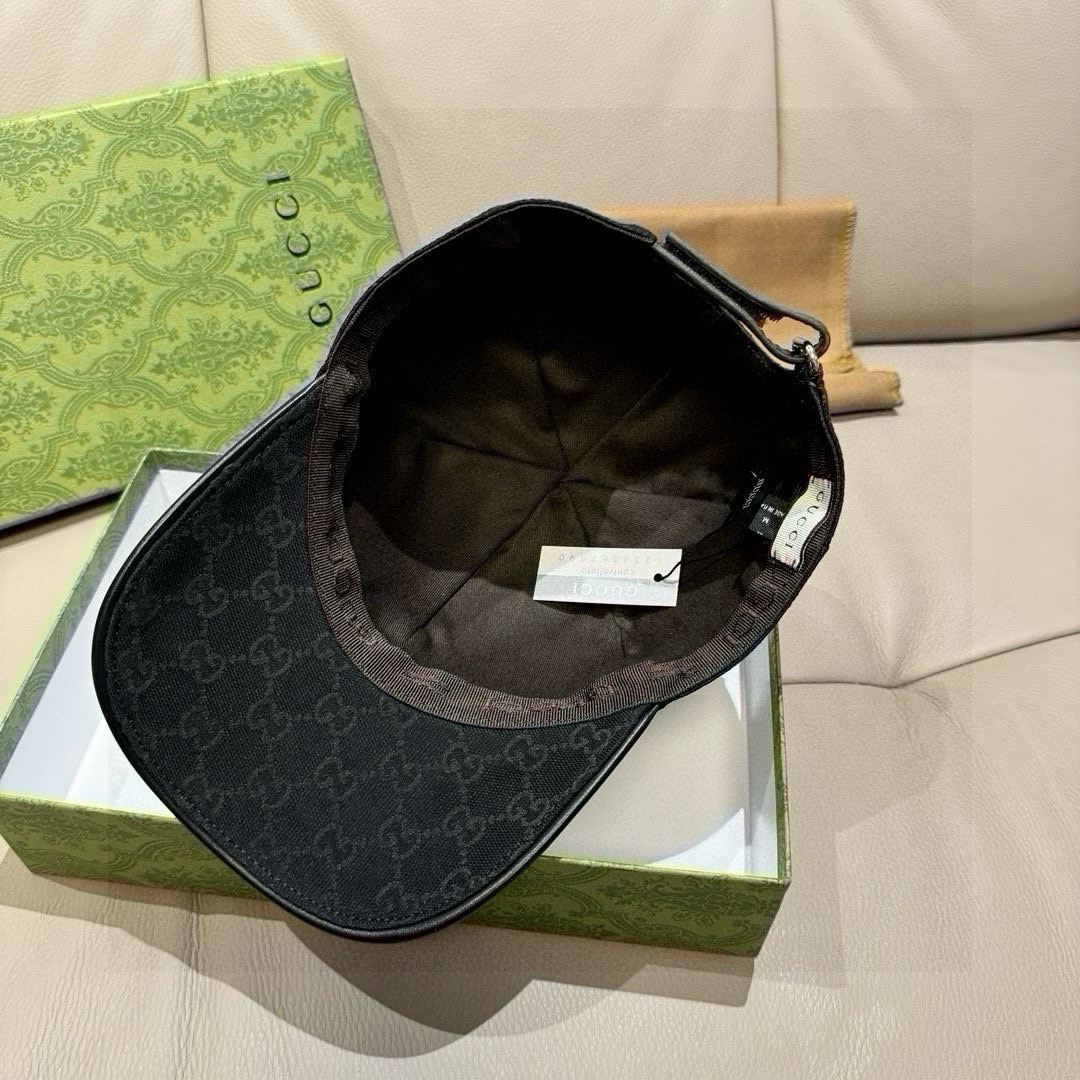 
万年经典款出货！
配盒子布袋，Gucci(古奇)经典原单棒球帽😍😍gucci小刺绣，专柜11开模订制，