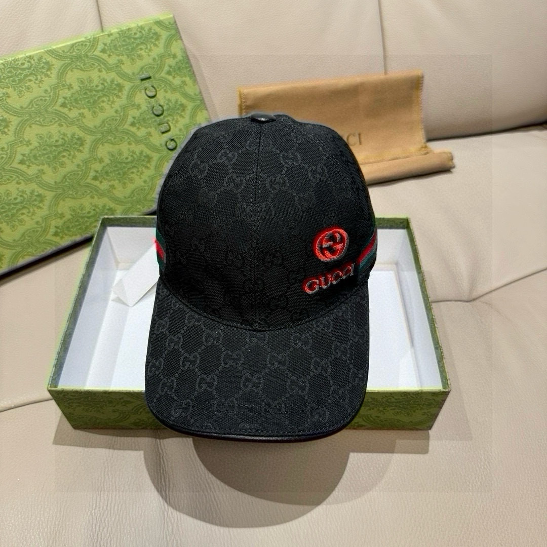
万年经典款出货！
配盒子布袋，Gucci(古奇)经典原单棒球帽😍😍gucci小刺绣，专柜11开模订制，