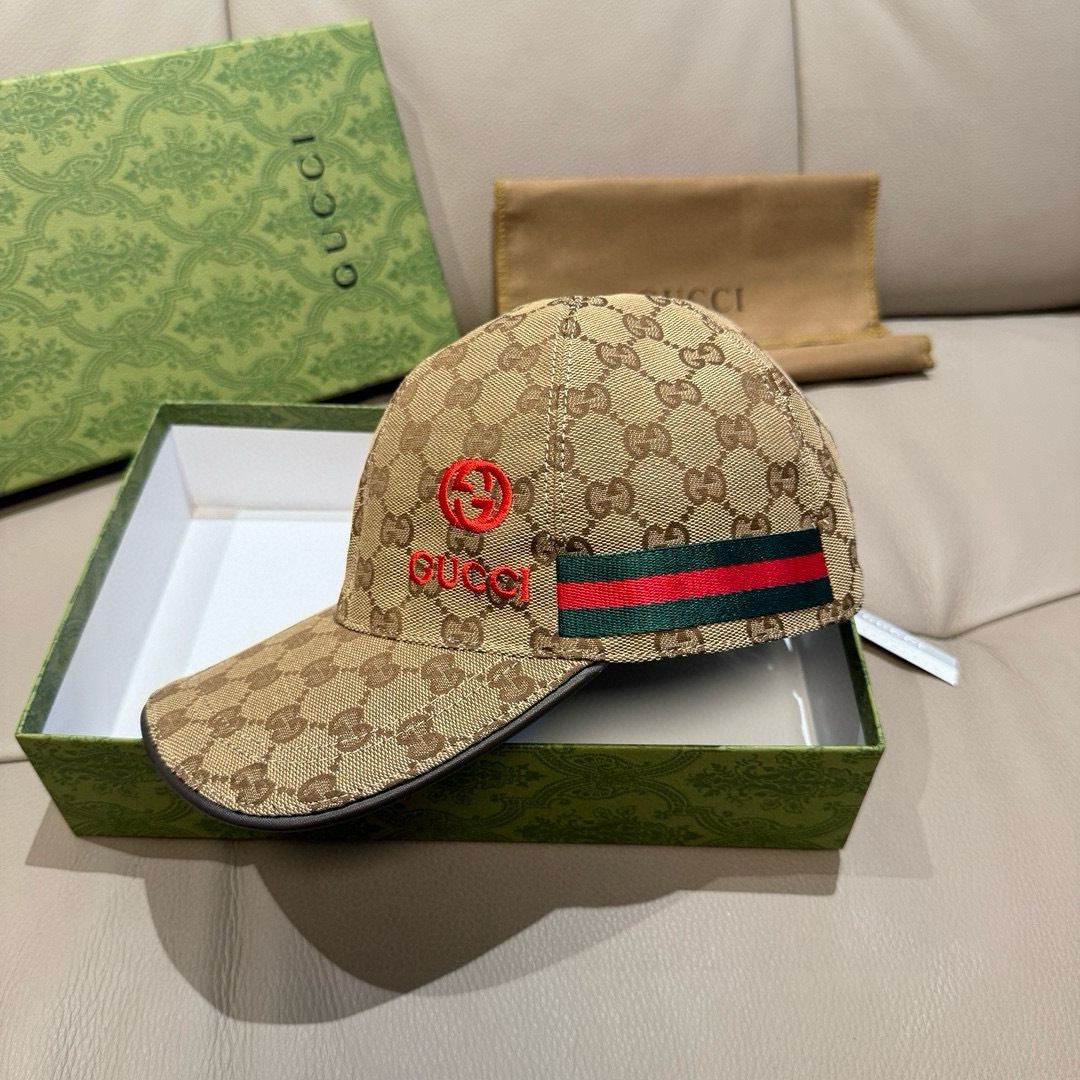 
万年经典款出货！
配盒子布袋，Gucci(古奇)经典原单棒球帽😍😍gucci小刺绣，专柜11开模订制，